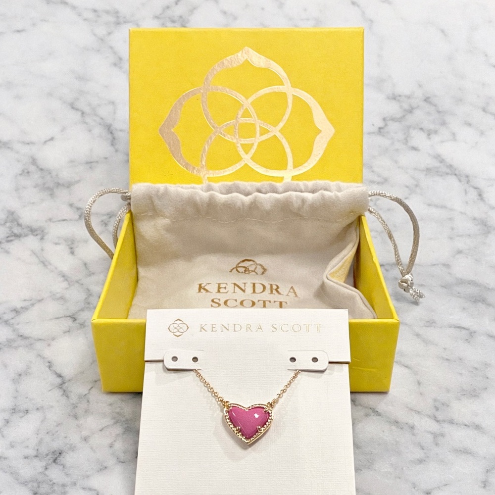 Kendra Scott Ari Pink Heart Necklace Gold Tone NWT Gift Ready